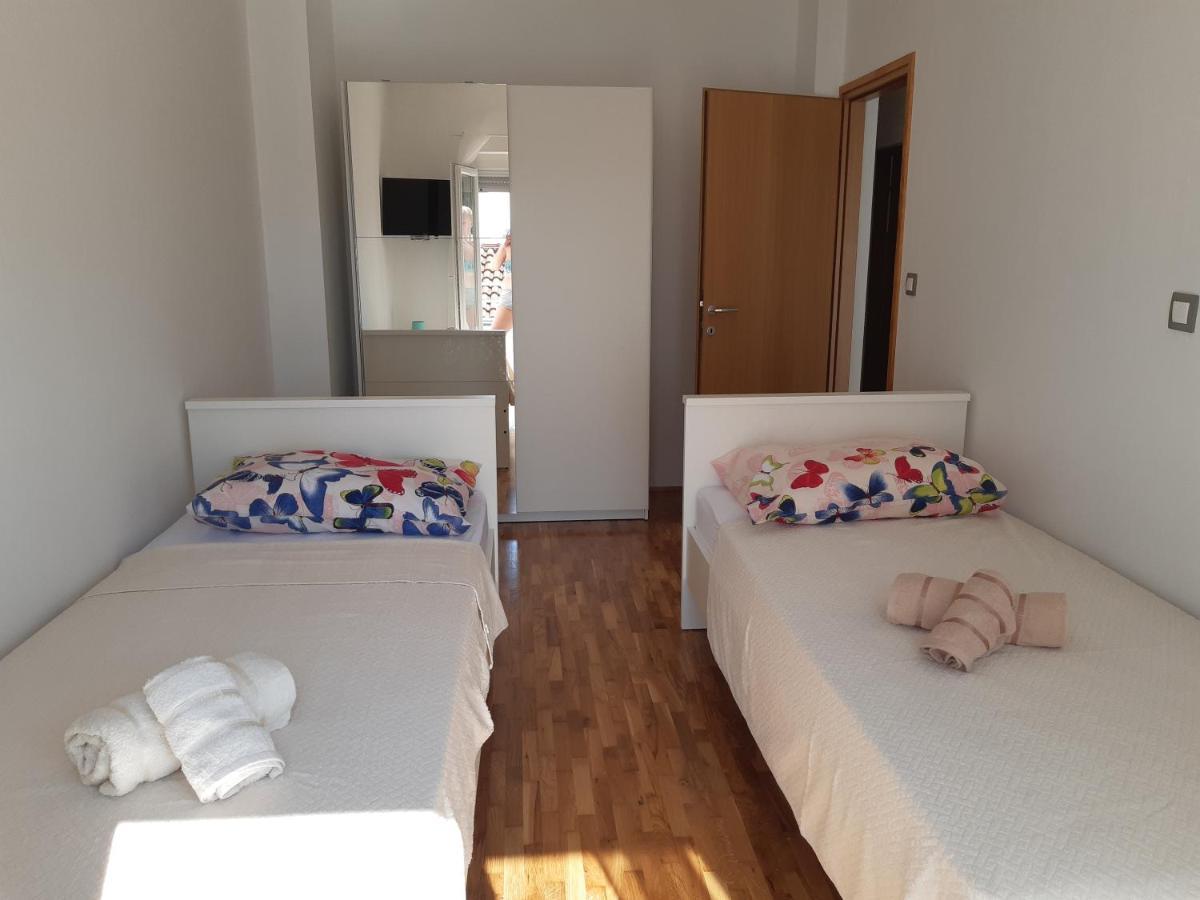Apartmani Frano Vodice Exterior photo